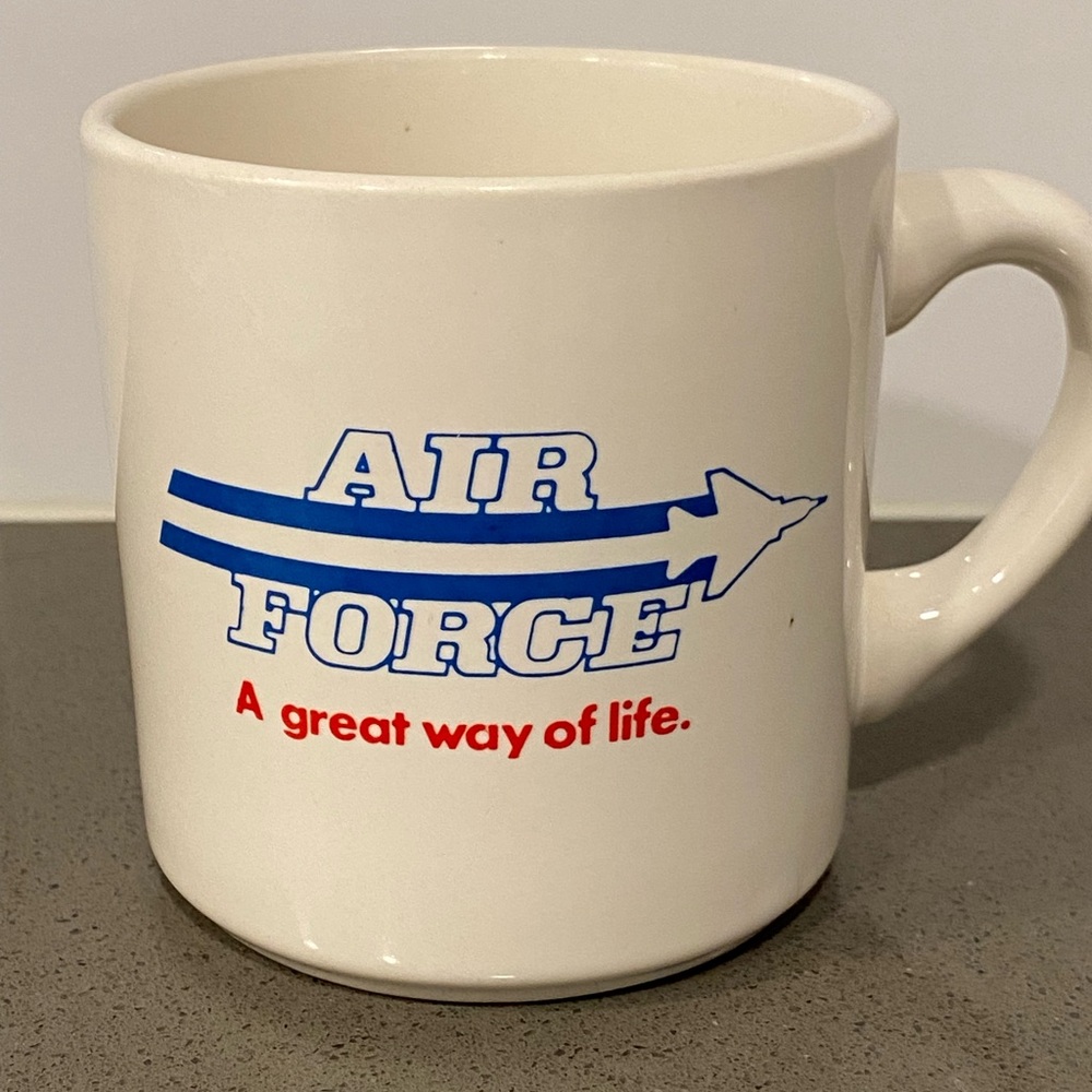 US Air Force retro/vintage ceramic mug made in the USA